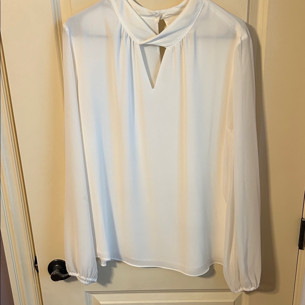 White House Black Market Keyhole White Blouse
#0038